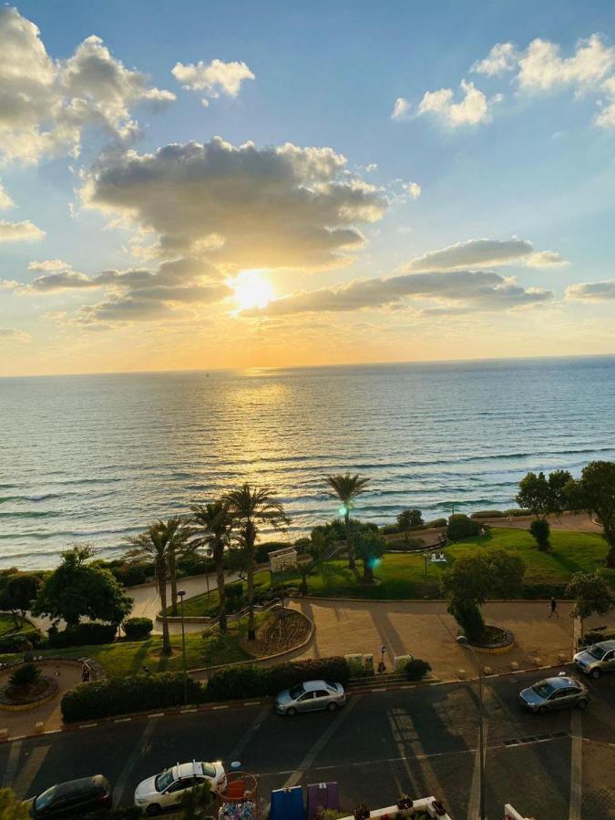 Nitsa Sea View Luxurious Apartment Netanya Esterno foto